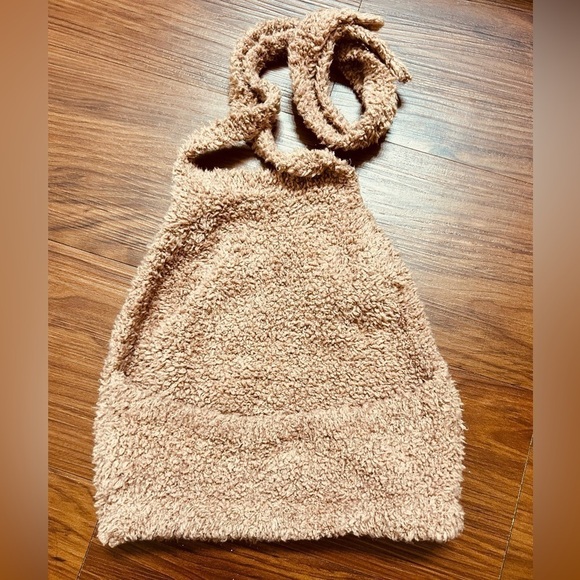 SKIMS Cozy Knit Rose Halter Bra - Picture 5 of 7